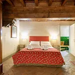 Apartment Duomo Vigna Nuova By Halldis